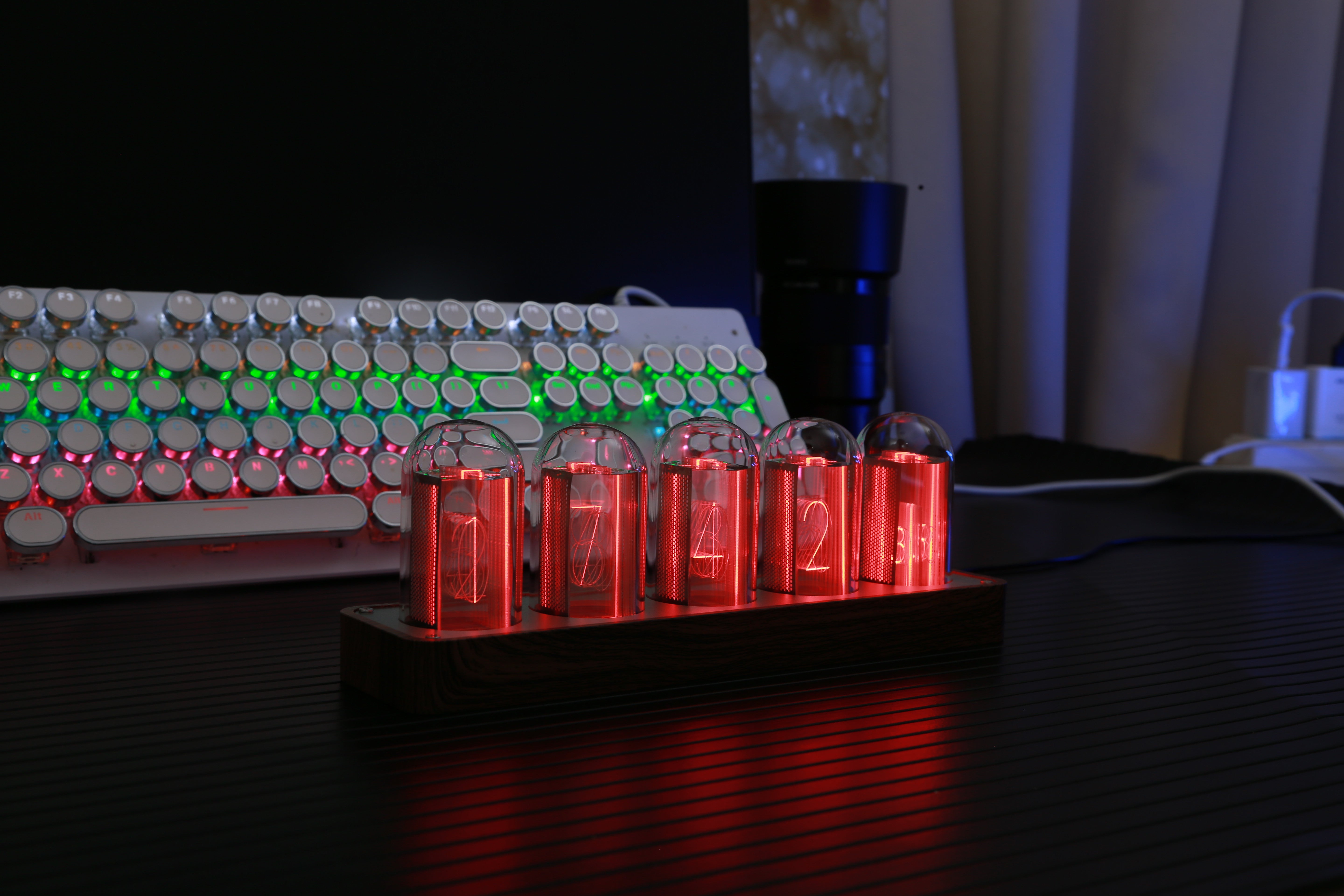 5 tube clock